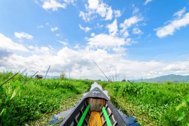 yüzen köy inle gölünde, miyanmar