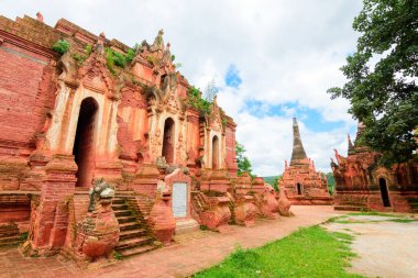 Myanmar Gölü. 19 Ağustos, 2019: Deinn Village, Myanmar 'daki güzel tapınak.