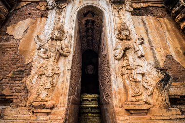 Myanmar Gölü. 19 Ağustos, 2019: Deinn Village, Myanmar 'daki güzel tapınak.