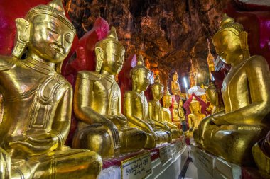 Pindaya mağaraları, Myanmar. 19 Ağustos 2019: Pindaya mağaralarının içinde yaklaşık 8500 Buda heykeli vardı..