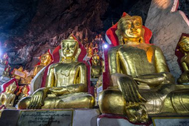 Pindaya mağaraları, Myanmar. 19 Ağustos 2019: Pindaya mağaralarının içinde yaklaşık 8500 Buda heykeli vardı..