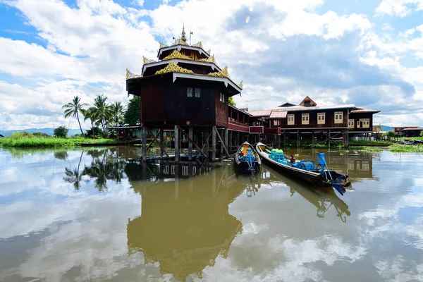 Úszó Falu Inle Lake Mianmar — Stock Fotó