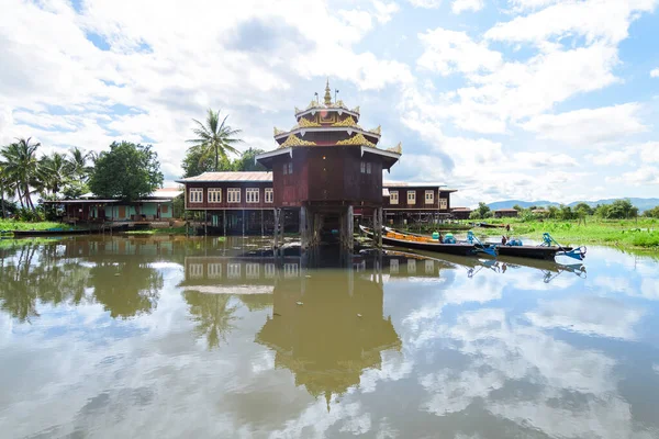 Úszó Falu Inle Lake Mianmar — Stock Fotó