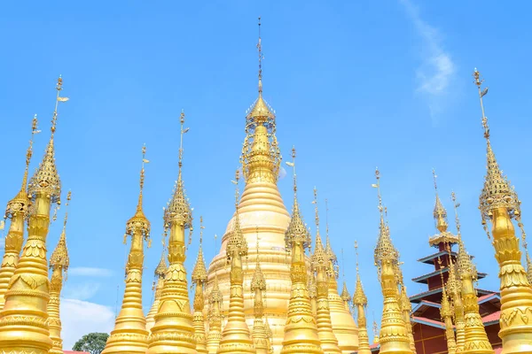 Χρυσό Περίπτερο Ηλιθίων Στο Myanmar — Φωτογραφία Αρχείου