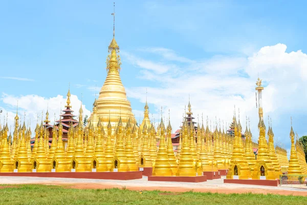Gyllene Stupas Paviljong Myanmar — Stockfoto