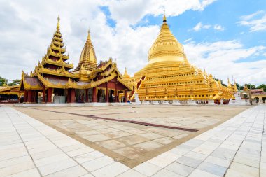 Bagan, Myanmar 'daki ünlü tapınağın manzarası