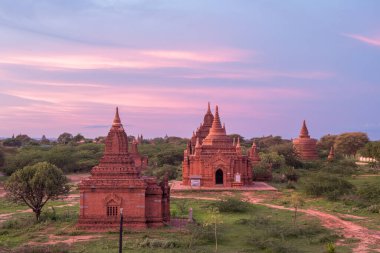 Bagan, Myanmar 'daki ünlü tapınağın manzarası