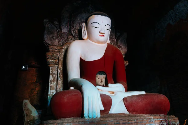 Statua Buddha All Interno Del Tempio Bagan — Foto Stock