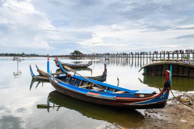 Muhteşem bir köprü manzarası, Myanmar.