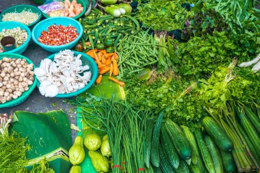Burma pazarında sebze çeşitleri
