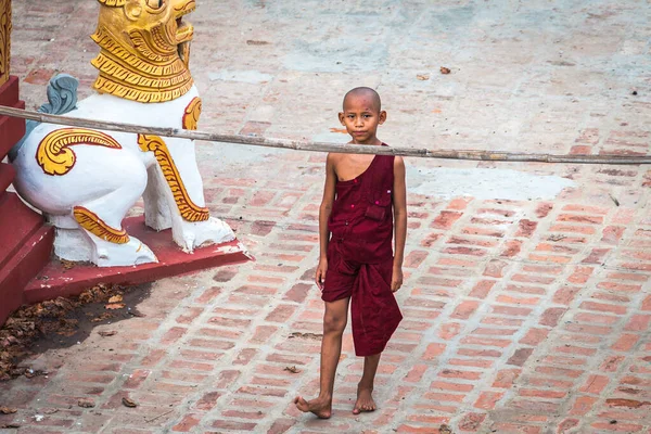 Mandalay Miriade Agosto 2019 Ritratto Dei Bambini Novizi Birmani Villaggio — Foto Stock