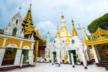 Yangon, Myanmar. 15 Ağustos 2019, Yangon, Myanmar 'da Shwedagon' un altın tapınağı.