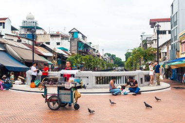 Bangkok, Tayland. 4 Eylül 2019: Bangkok, Tayland 'ın kirli ve kalabalık sokakları