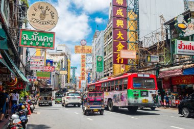 Bangkok, Tayland. 4 Eylül 2019: Bangkok, Tayland 'ın kirli ve kalabalık sokakları
