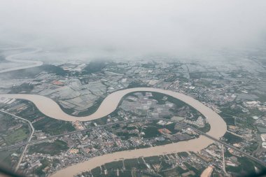 Sel basmış Tayland kırsalının hava manzarası
