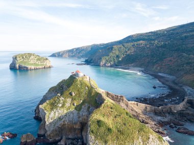 İspanya 'nın Bask ülkesindeki Gaztelugatxe Adası manzarası