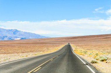 Nevada, Ateş Vadisi 'ndeki muhteşem çöl yolu.