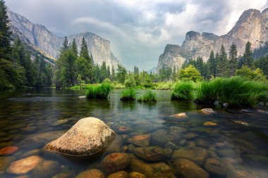 Yosemite Vadisi, Usa 'daki El Capitan Dağı' nın muhteşem manzarası.