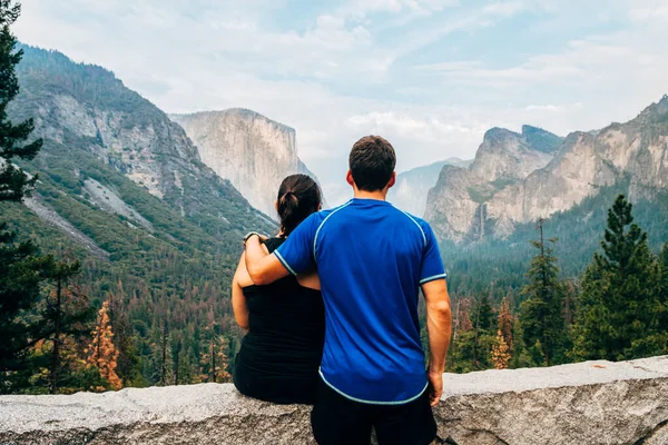 Καταπληκτική Θέα Του Βουνού Capitan Στην Κοιλάδα Yosemite Usa — Φωτογραφία Αρχείου