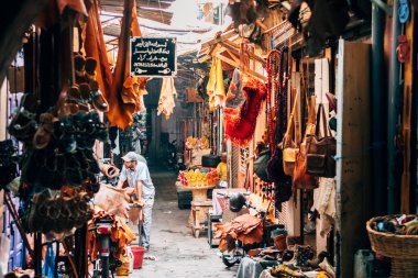 Marakeş, Fas. 4 Kasım 2017: Marakeş Medine 'nin renkli caddesi, Fas