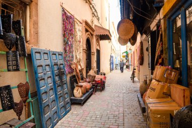 Essauria, Fas. 2 Kasım 2017: Essaouira sokağı Eski Medine, Fas