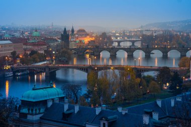 Prag 'ın eski kasabasının panoramik manzarası, Czech Cumhuriyeti