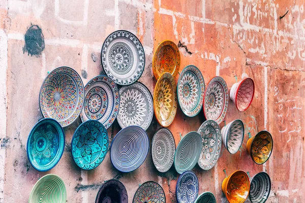 Colorful Pottery Plates Hanging Wall — Stock Photo, Image