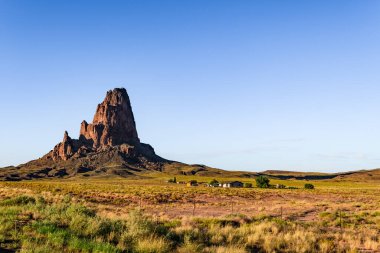 Arizona 'daki Anıt Vadisi' nde butte kaya manzarası