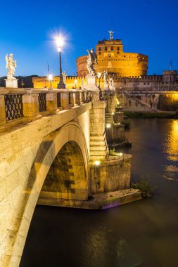 Roma 'daki ünlü Aziz Angelo Kalesi manzarası