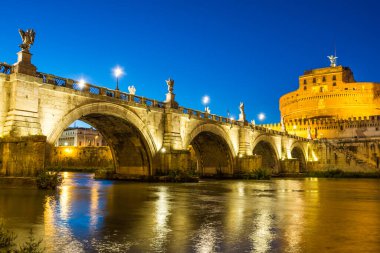 Gün batımında Castel Sant Angelo, Roma