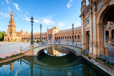 İspanya, Seville 'deki güzel plaza de espaa meydanı