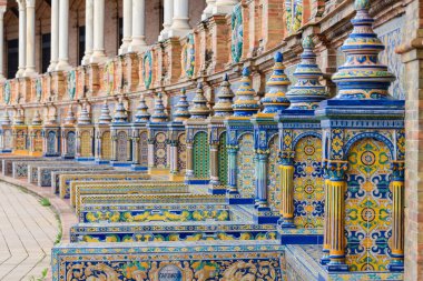 İspanya, Seville 'deki güzel plaza de espaa meydanı