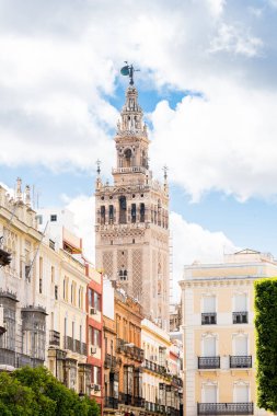 İspanya, Seville 'deki Triana mahallesine manzaralar