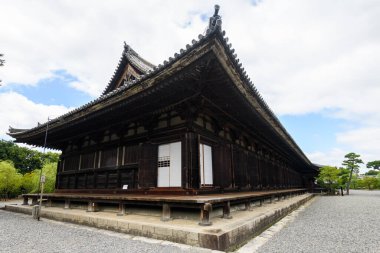 Japonya, Kyoto 'da Sanjusangedo tapınağının açık havası