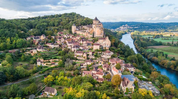 法国Castelnaud Chapelle镇鸟瞰图 — 图库照片