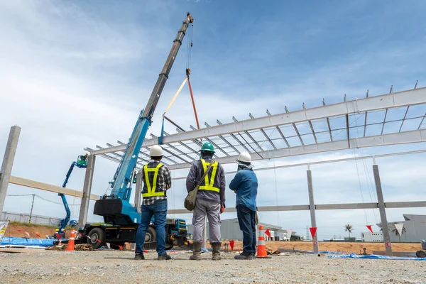 Construction Engineer Inspction Steel Beam Construction Site — Stock Photo, Image