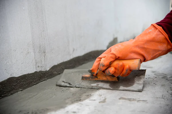 Nahaufnahme Hand Arbeit Halten Kelle Maurerarbeiten Baustelle — Stockfoto