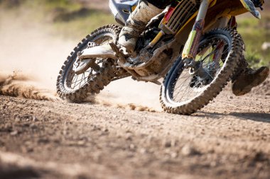 Motokros motor yarış hızı ve gücü ekstrem erkek sporu, spor aksiyon konsepti