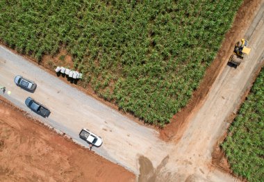 Hava manzaralı yol inşaat alanı makinesi