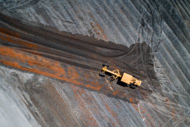 Aerial view motor derecelendirme İnşaat temel yol çalışmasını geliştirme