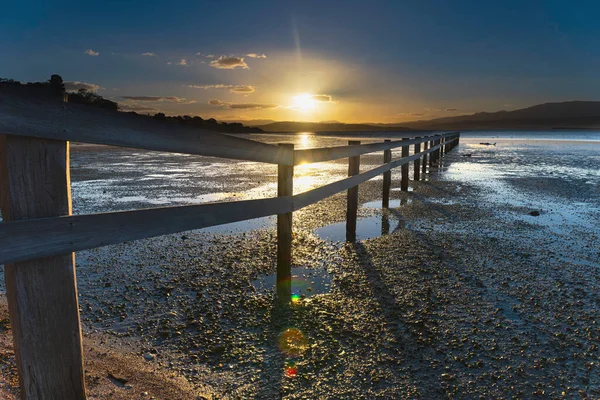 Okyanusun üzerinde güzel bir gün batımı