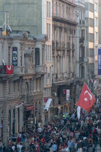13 Aralık 2019 Taksim / Türkiye İstiklal Caddesi Genel Görünümü