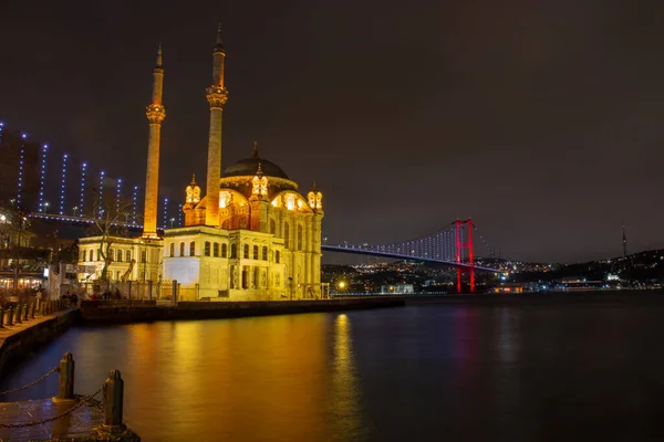 Január 2020 Karakoy Törökország Ortakoy Mecset Bosphorus Bridge — Stock Fotó