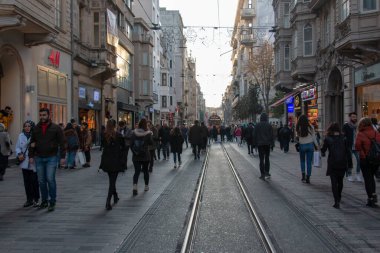17 Aralık 2019 İstanbul / Türkiye Taksim istiklal Caddesi ve ziyaretçi
