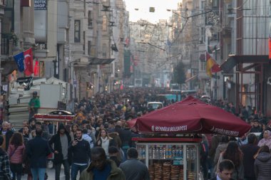 17 Aralık 2019 İstanbul / Türkiye Taksim istiklal Caddesi ve ziyaretçi