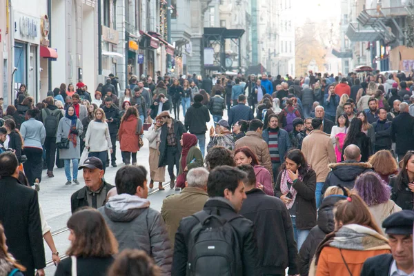 Diciembre 2019 Estambul Turquía Taksim Istiklal Street Visiting People Imagen De Stock