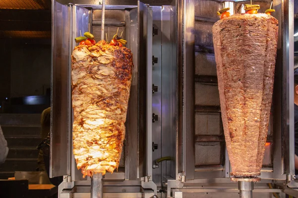 Doner Vendiendo Carne Pollo Carne Roja Imagen De Stock