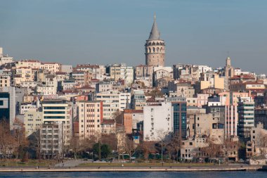 17 Aralık 2019 İstanbul / Türkiye Galata köprüsü ve çevre binalar