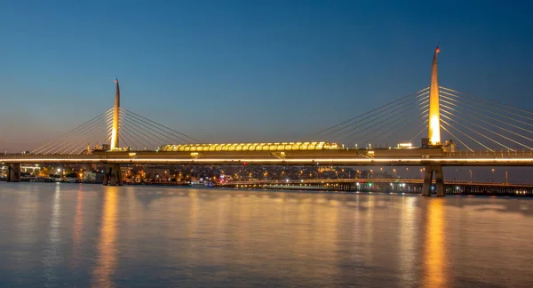 Diciembre 2019 Estambul Turquía Puente Metro Halic Mar —  Fotos de Stock