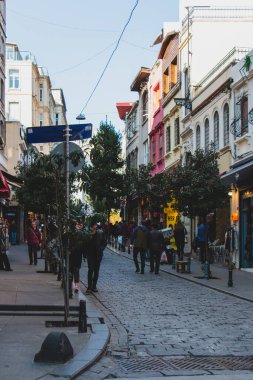 2 Mart 2020 Karaköy / İstanbul Galata sokakları ve ziyaretçi halkı